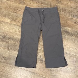 Prana woman’s Capri pants size medium